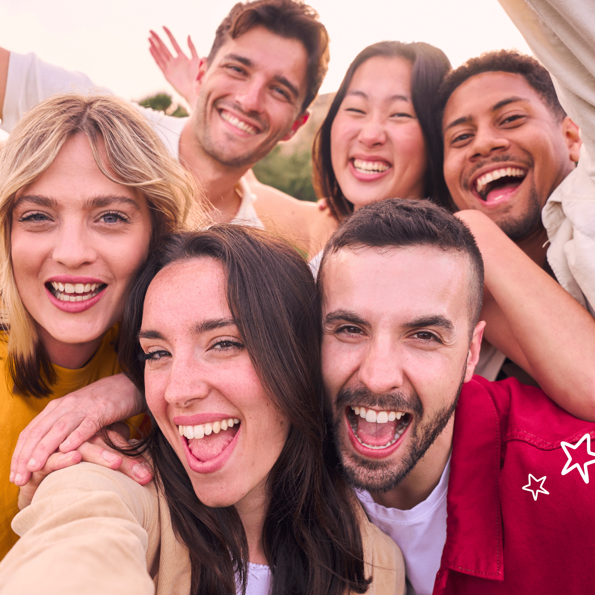 groupe de personnes souriantes